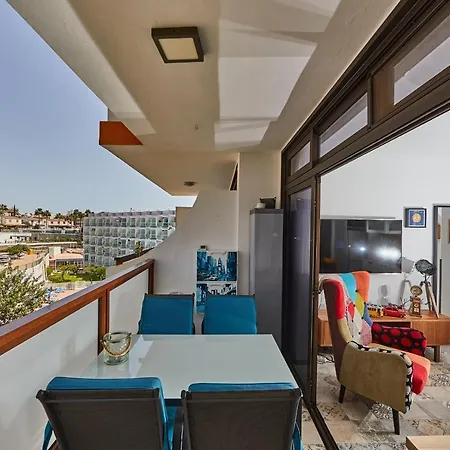 Universe Apartment