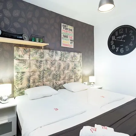 Apartment Universe *
